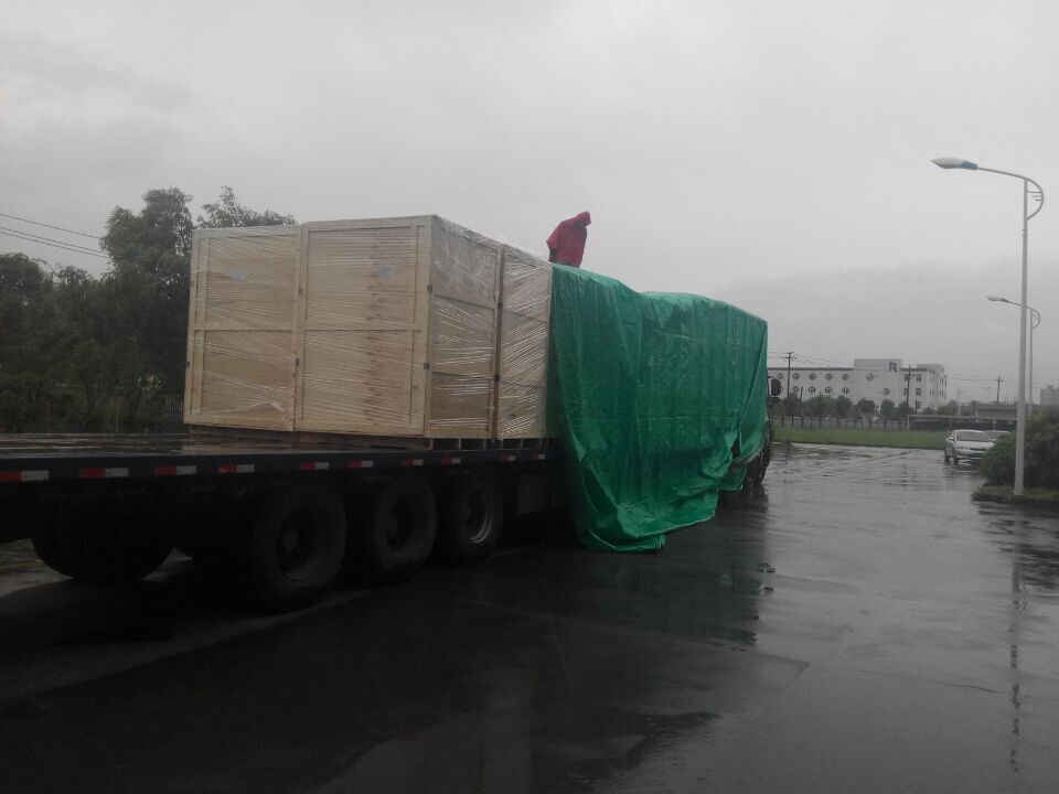 2017年6月北京創(chuàng)聯(lián)匯通電氣-雨中發(fā)貨現(xiàn)場(chǎng)，一直以顧客服務(wù)為較好